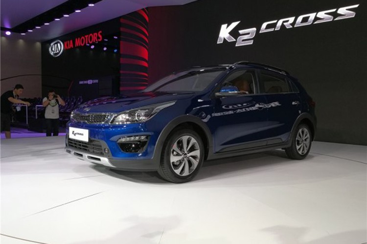 Kia ra mat K2 Cross moi &quot;chot gia&quot; gan 300 trieu dong-Hinh-2